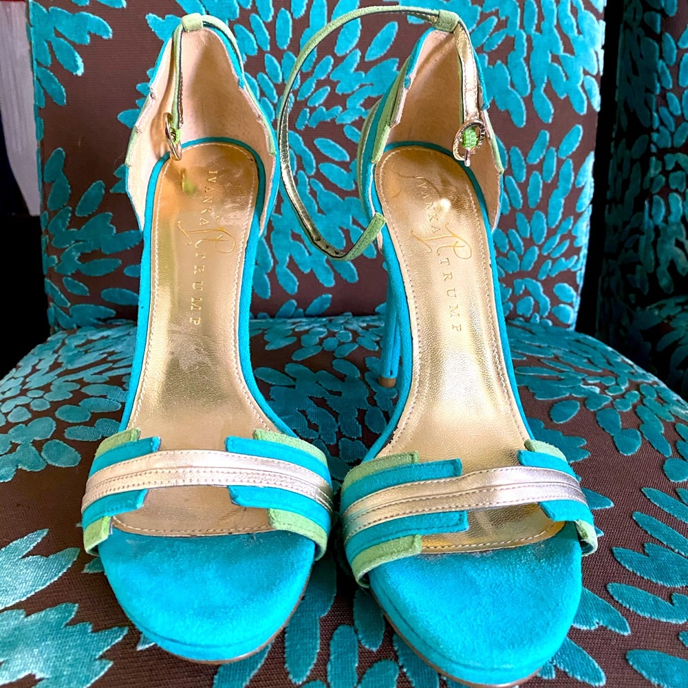 Suede shoe